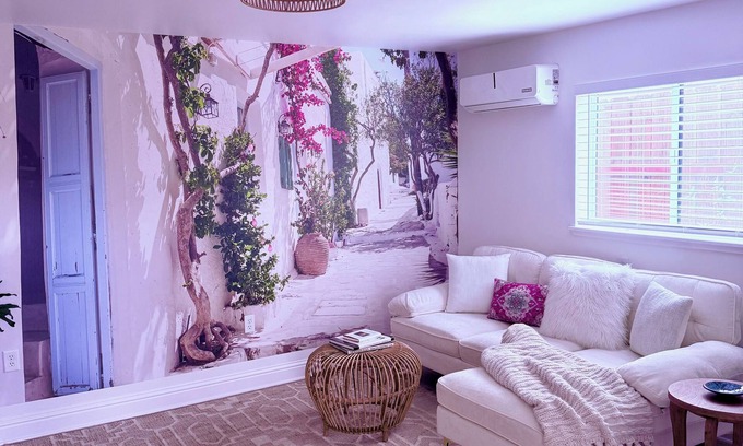 East Sacramento Cabaña | Private Casita in East Sacramento