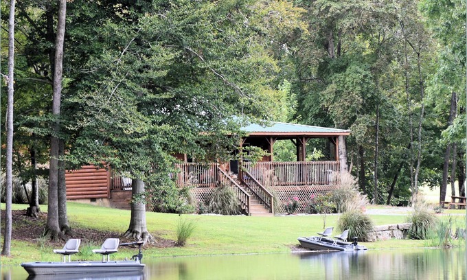 Russell Springs Cabina | Atrapa privado, Alquiler y lanzamiento Lago-Boat incluidos! Cerca del lago Cumberland!