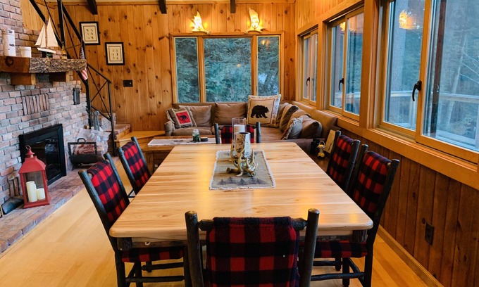 Bolton Landing Chalet De Esquí | RESERVE SU ACOGIDA ESCAPADA DE OTOÑO EN EL LAGO EN BOLTON LANDING