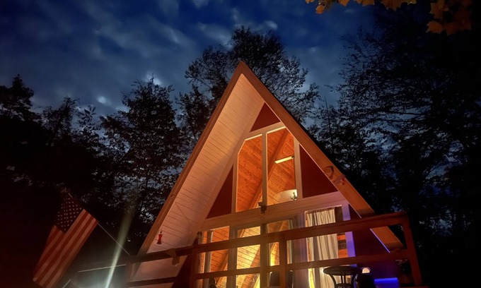 Centre Hall Cabina | Private & Charming A-Frame Cabin Near Penn State & Outdoor Adventures