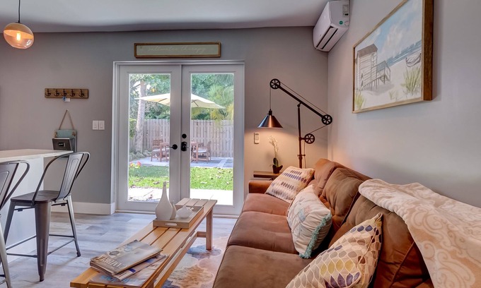 Bayshore Cabaña | Private & Charming Cottage 2 bedrooms in Miami Beach