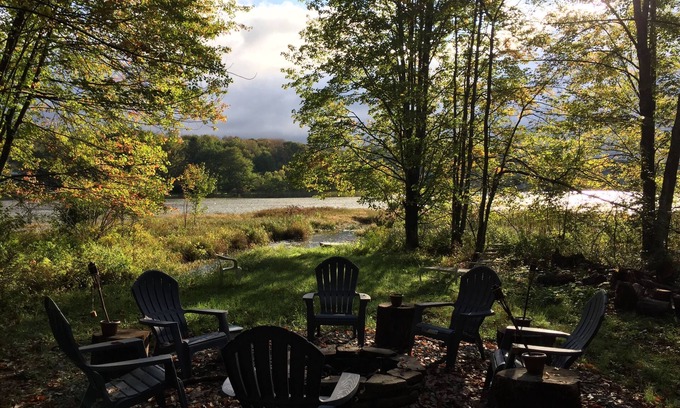Lakeville Cabaña | Private Charming & Cozy -Lake Front Cottage- Great for Family, Friends & Couples