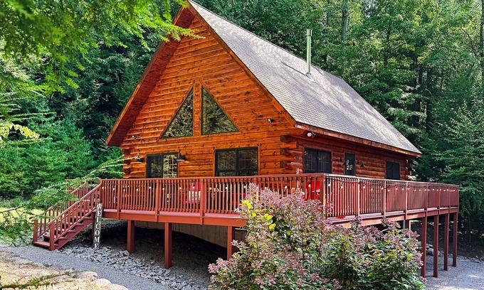 Chestertown Casa | Private child-friendly home with game room, high-speed WiFi, and wraparound deck