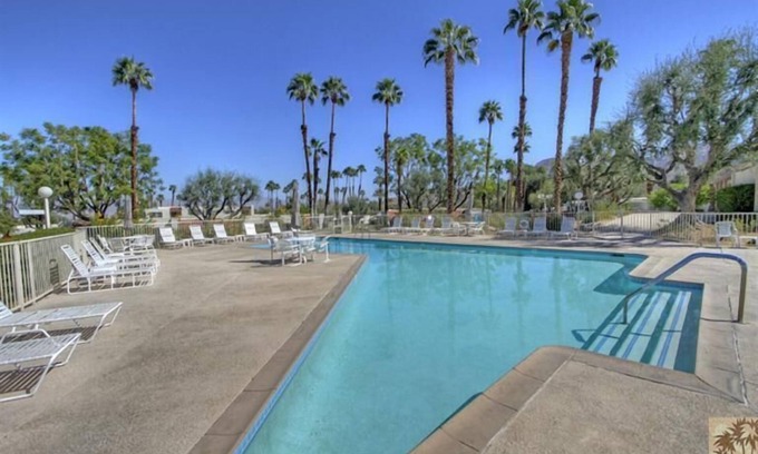 Palm Desert Villa | Privado, cómodo y excelente ubicación para relajarse, comprar y cenar.