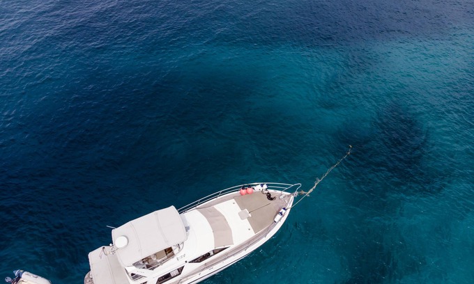 Rawai Alquiler De Eote | Private comfortable yacht for rent for a day or a night in phuket