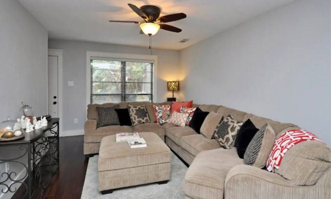 Spring Branch Central Condominio | PRIVATE CONDO IN SPRING BRANCH