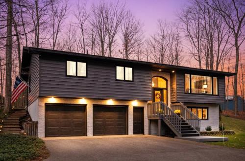 Petoskey Casa | Private & Convenient-Hot tub-Fire Pit-Game room!