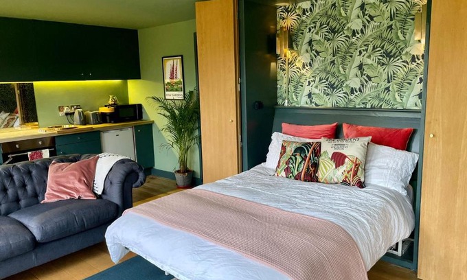 Kew Apartamento | Private & cosy garden lodgings