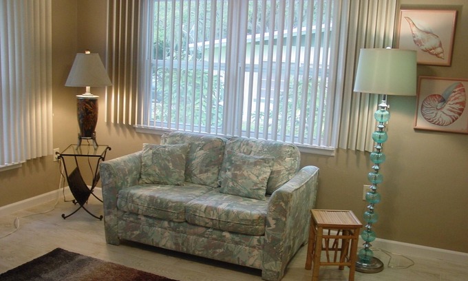 Broadview Manor Cabaña | Cottage escapada privada. Cerca del Baño del río Caloosahatchee 1 dormitorio 1