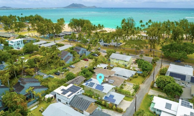 Kailua Cabaña | Private Cottage Steps to Kailua Beach! Air-conditioning, parking & washer/dryer