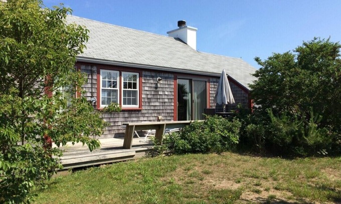 Madaket Casa | Private cottage Tristams Group 5 min walk to the beach