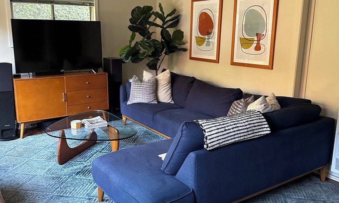 West Hollywood Cabaña | Private Cottage in the heart of West Hollywood