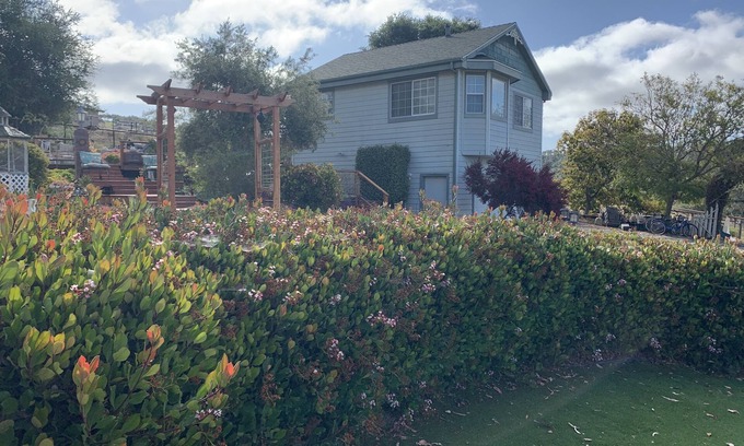 Arroyo Grande Apartamento | Private country cottage with gazebo and rose garden. Wineries nearby.