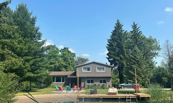 Pelham Otro | Private country oasis on Niagara wine route surrounded by nature