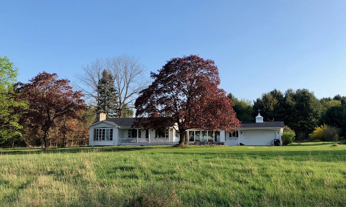 Harbor Springs Cabaña | Private countryside home overlooking Lake Michigan