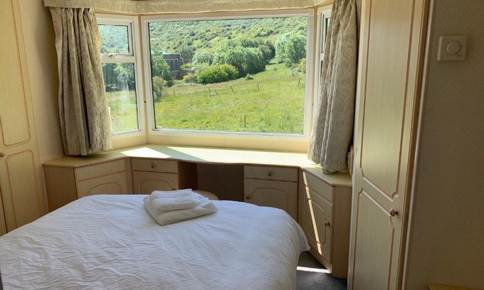 Rottingdean Casa | Private Countryside Holiday Cabin 10 mins from Brighton