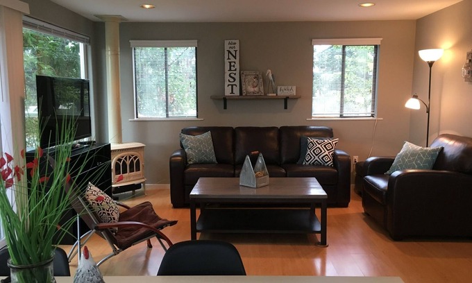 Freeland Cabaña | Private Cozy Cottage with view