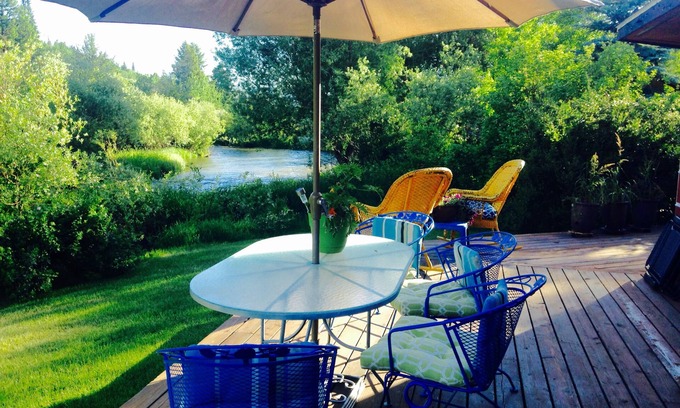 Jackson Casa | Private Creekside Oasis Mere Steps From Town