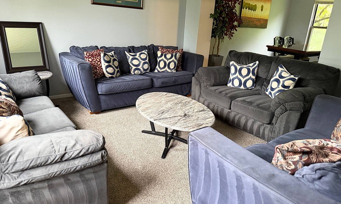 Grove City Casa | Private Cul-de-sac Oasis