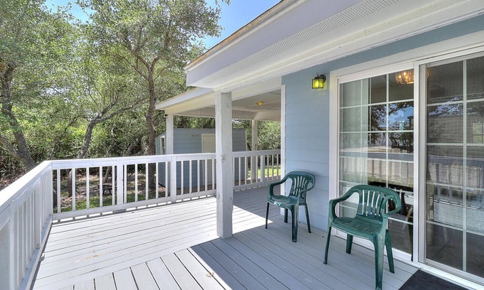 Rockport Casa | Private deck, boat parking, 2 bedroom 2 bath coastal cottage in Holiday Beach