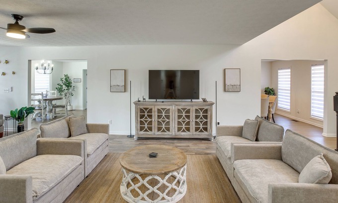 Portland Casa | Private Deck & Game Room: Portland Group Getaway