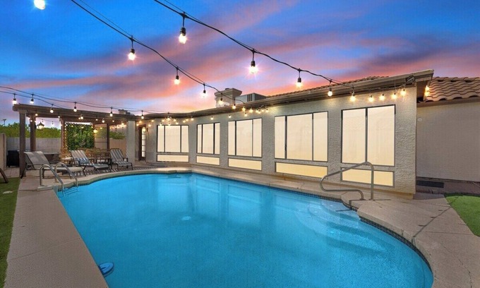 Glendale Casa | Private Desert Oasis – 5BR Retreat with Pool Near Stadium & Golf