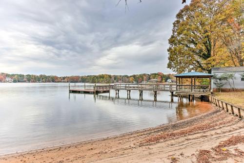 Mayhew Casa | Private Dock and Beach! Lake Norman Cottage Hideaway