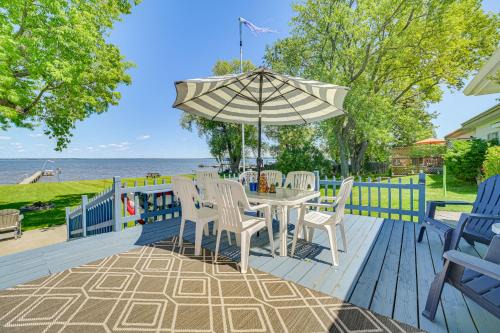 Houghton Lake Casa | Private Dock and Fire Pit Houghton Lake Home!
