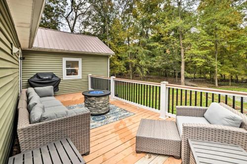 Benton Casa | Private Dock and Lake Access Benton Family Home