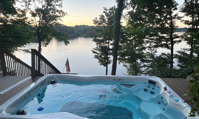 Berrien Springs Casa | boat, hot tub, fire pit, kayaks, private swim island, Notre Dame, wineries
