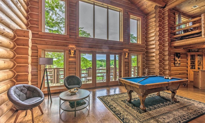 Mid America Cabina | Private Dock & Slip: Lake Hamilton Hideaway!