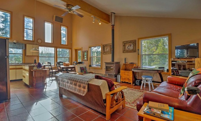Valley of the Sun Casa | Private Dog-Friendly Fairplay Cabin with Deck and Yard