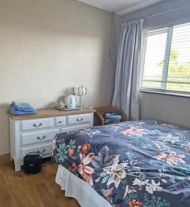 Clara Casa | Private double room at Caroline's Guest House, River Street, Clara