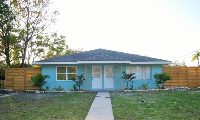 River District Casa | private duplex- across from canal & 5min to boat ramp