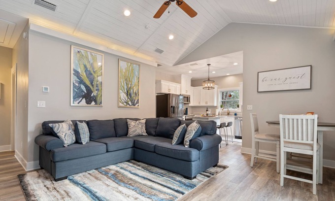 Dauphin Island Cabaña | Private ~ East End ~ Hummingbird House