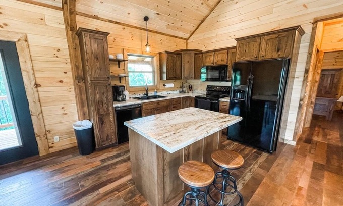 Van Buren Casa | Private Elk Pointe Cabin next to Big Spring Park & Current River
