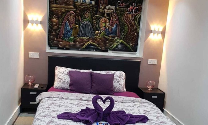 Heath Casa | Private En-suite with Free Parking and Breakfast A