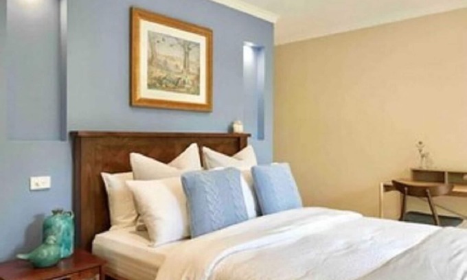 Burwood East Casa | Private Entrance Beautiful Ensuite w Kitchenette