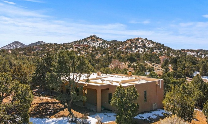 Seton Village Casa | Private Escape with Large Deck and Hot Tub