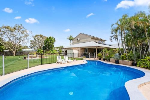 Kawungan Casa | Private Family Retreat - Pool Spa Tennis firepit