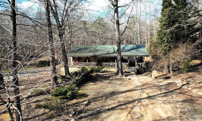Mentone Cabina | ❤️PRIVATE FAMILY RETREAT! SLEEPS 6! TRAILS, FIREPIT, FISHING POND, & MORE ❤️