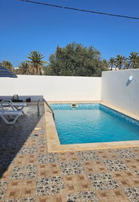 Djerba Midun Villa | Private Family Villa with Pool Garden and Parking spot 3BR 2BA