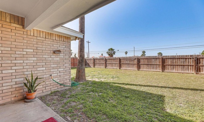 San Juan Casa | Private Fenced Backyard Pet Friendly Grill