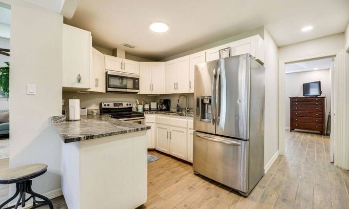 San Juan Casa | Private Fenced Backyard Pet Friendly Grill