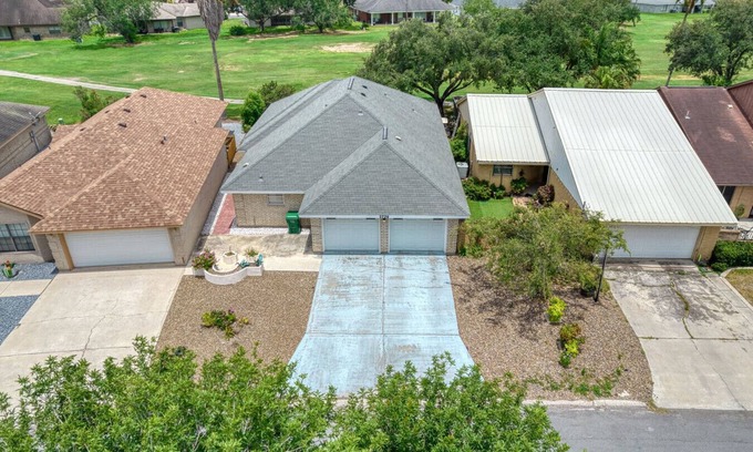 Pharr Casa | Private Fenced Backyard Pet Friendly Garage Parking