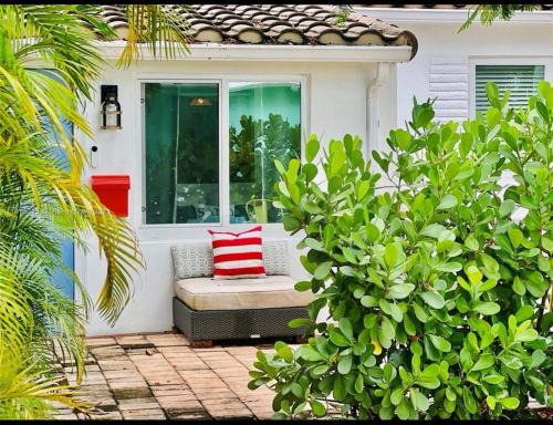 Croissant Park Casa | Private Fort Lauderdale cottage