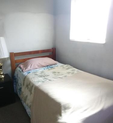 Overland Park Casa | Private furnished room