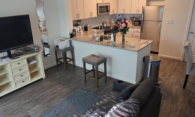Cottage City Apartamento | Private Furnished Room w/Parking near Downtown