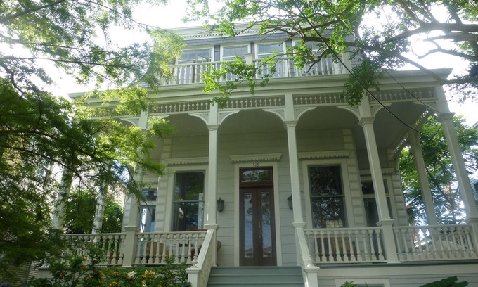 Carrollton Apartamento | Private Garden Apartment 1 Block off St. Charles