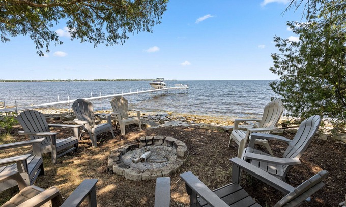 Idlewild Cabaña | Private Green Bay Waterfront - Heidaway Cottage